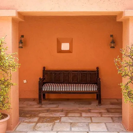 Вилла Exquisite Beachfront Mansion