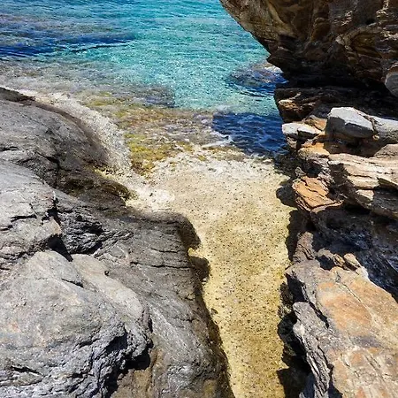 Exquisite Beachfront Mansion Эрмуполис