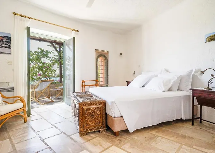 Exquisite Beachfront Mansion Villa Ermoupoli